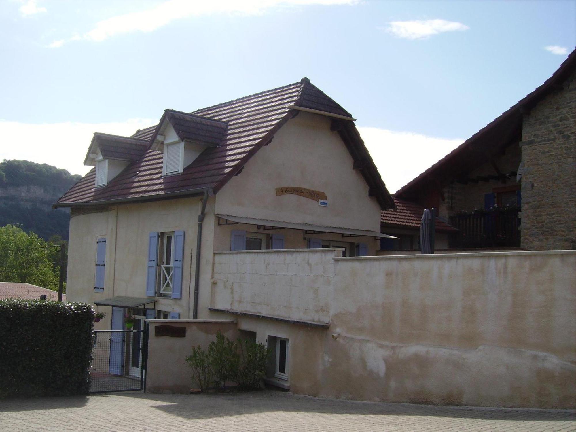 A Deux Pas Du Rhone Villa Sault-Brenaz Exterior photo